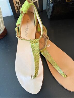 Leonardo Firenze Lime Green T-Strap Leather Sandals